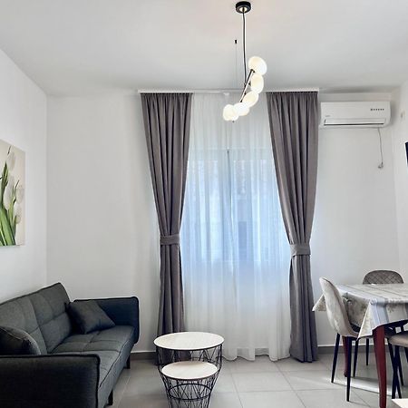 Apartments Sirena - Modern Stay With Free Parking Будва Екстер'єр фото