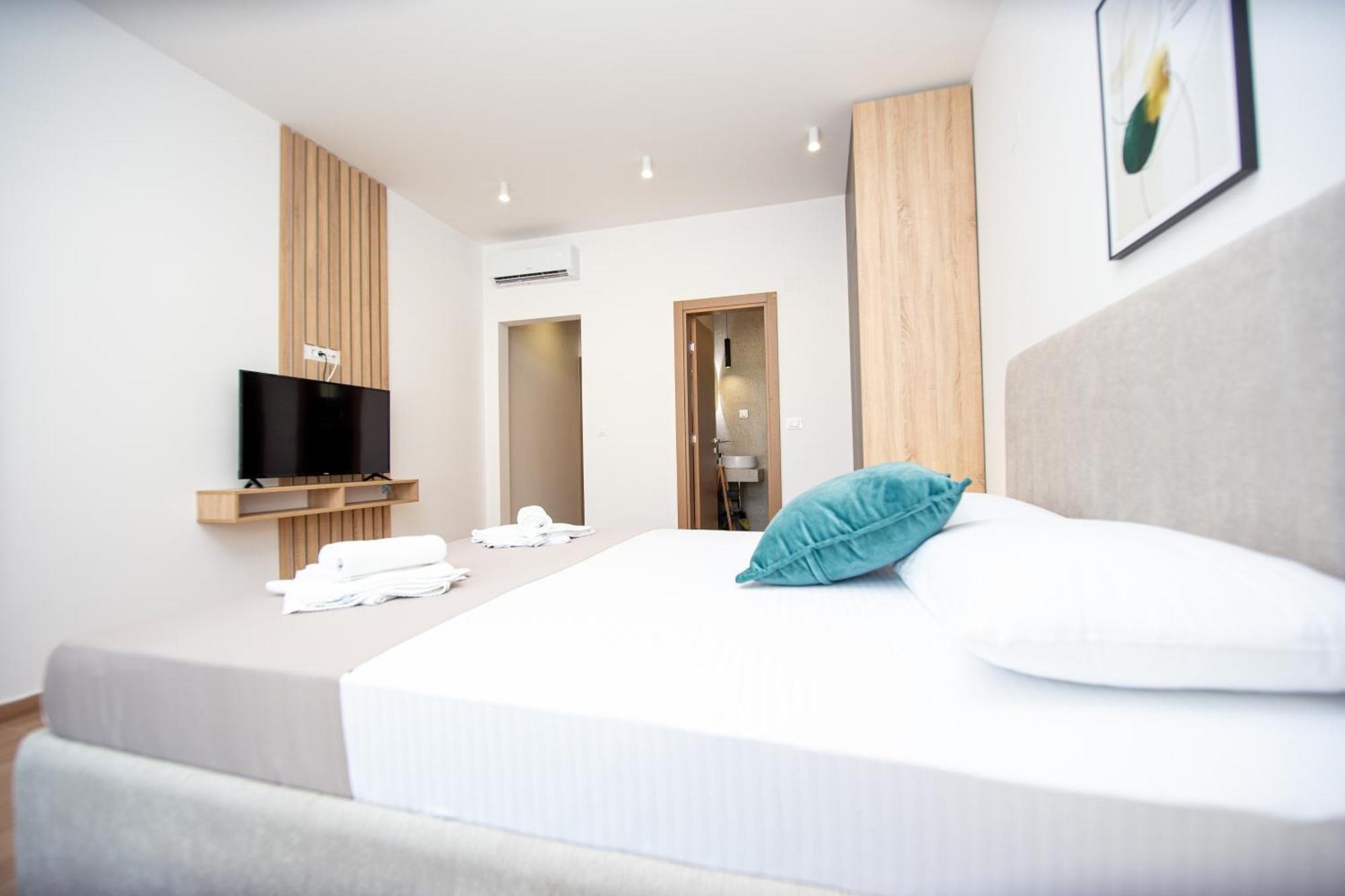 Apartments Sirena - Modern Stay With Free Parking Будва Екстер'єр фото
