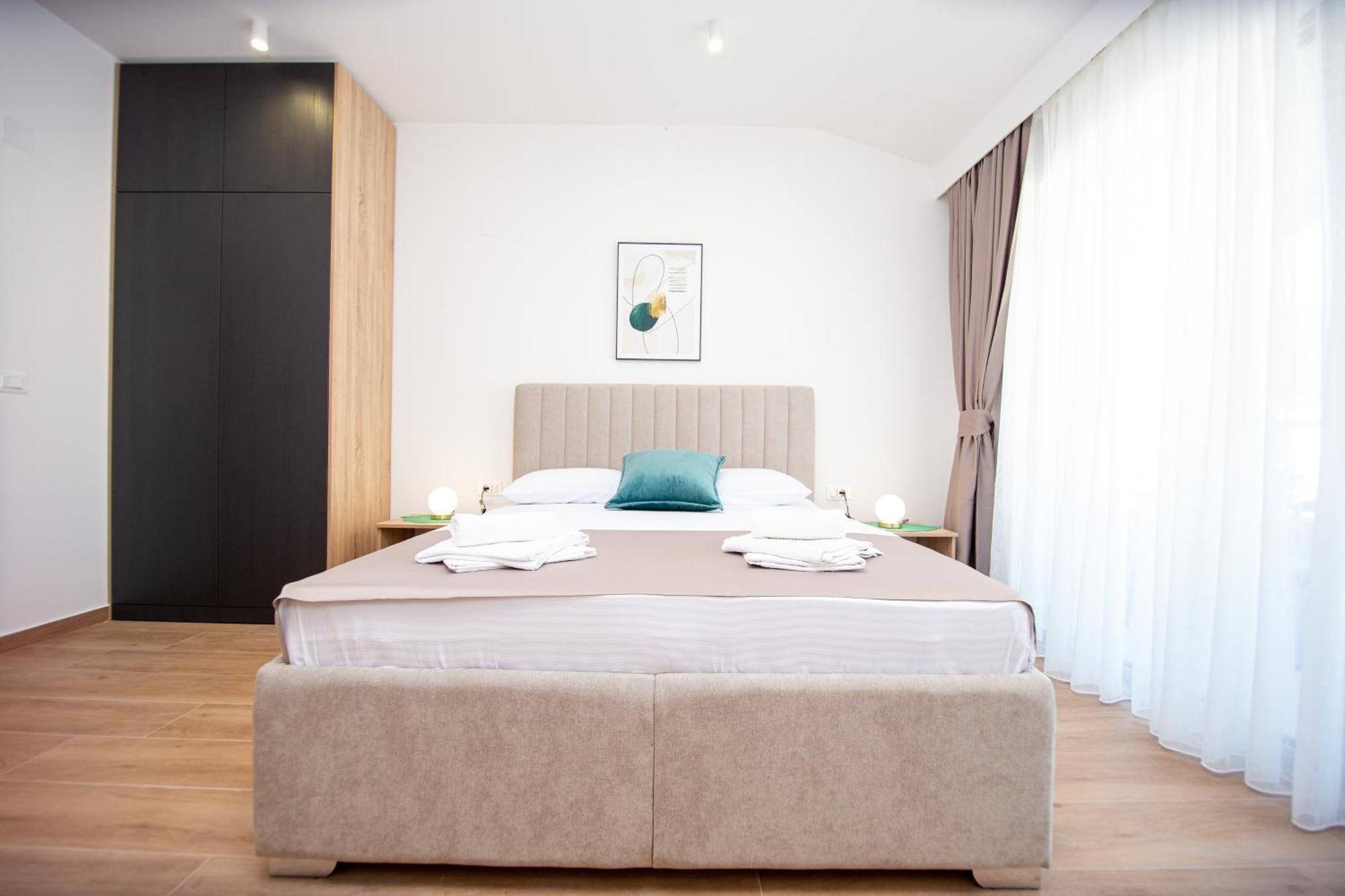 Apartments Sirena - Modern Stay With Free Parking Будва Екстер'єр фото