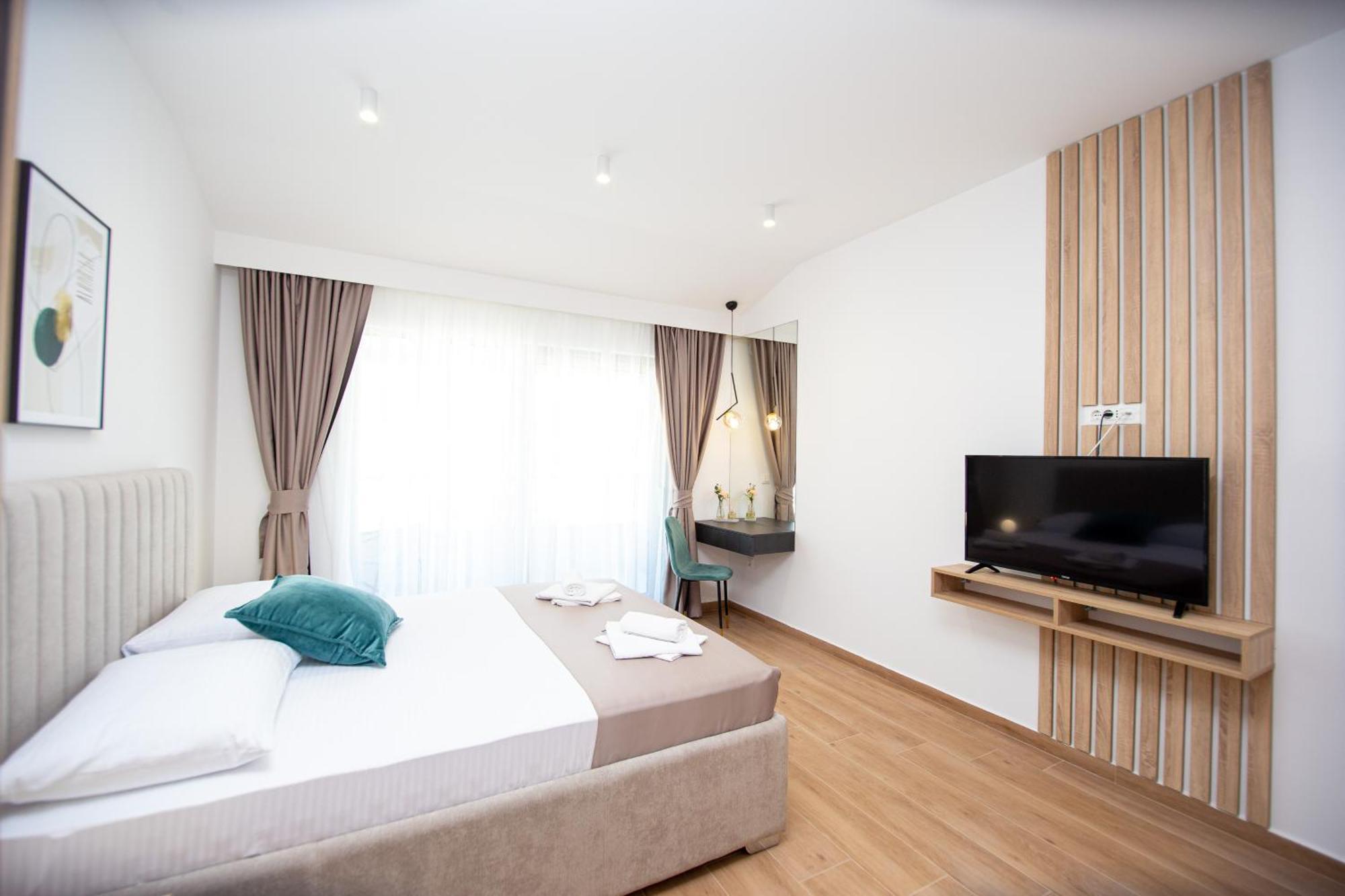Apartments Sirena - Modern Stay With Free Parking Будва Екстер'єр фото
