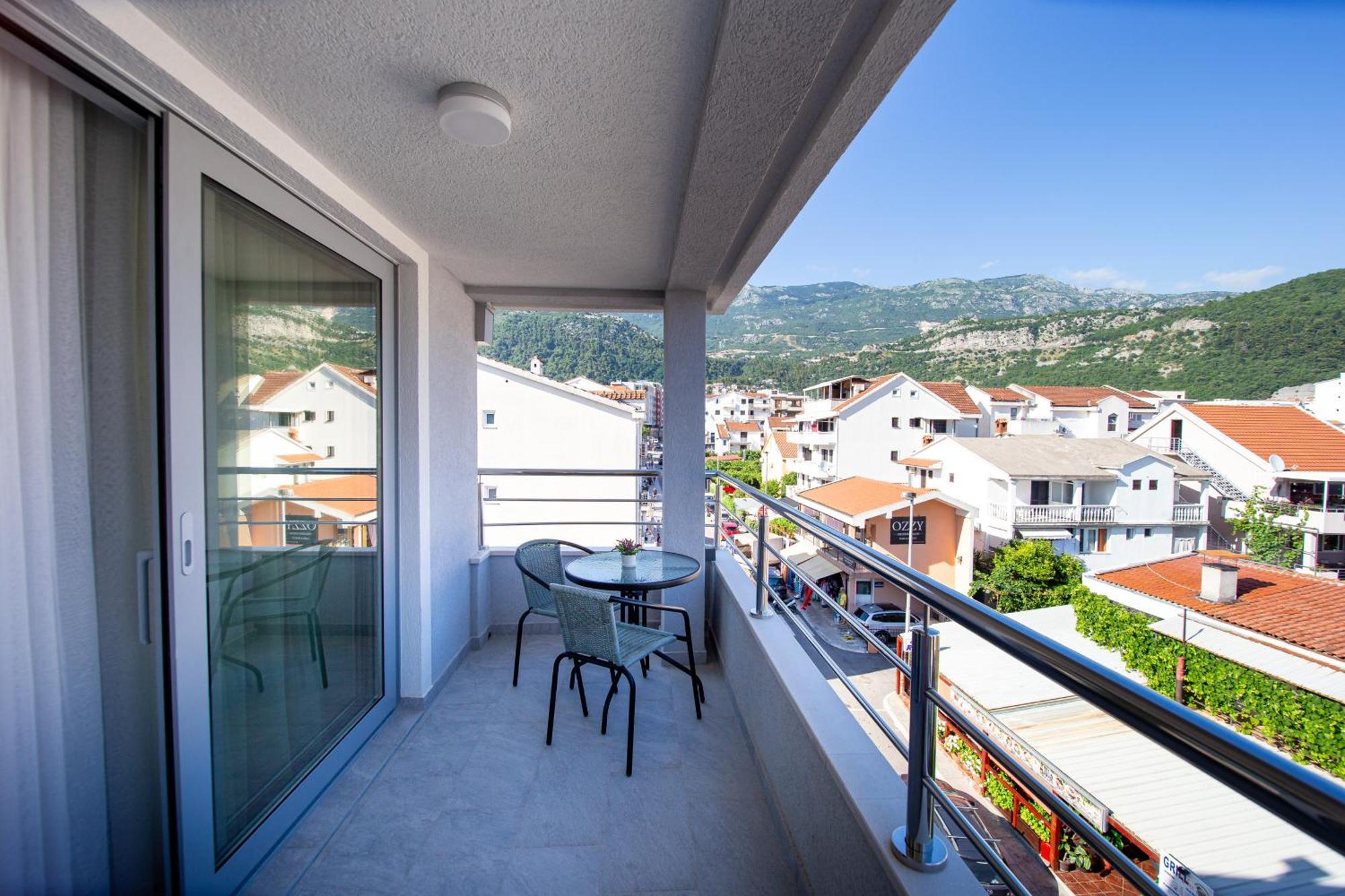 Apartments Sirena - Modern Stay With Free Parking Будва Екстер'єр фото