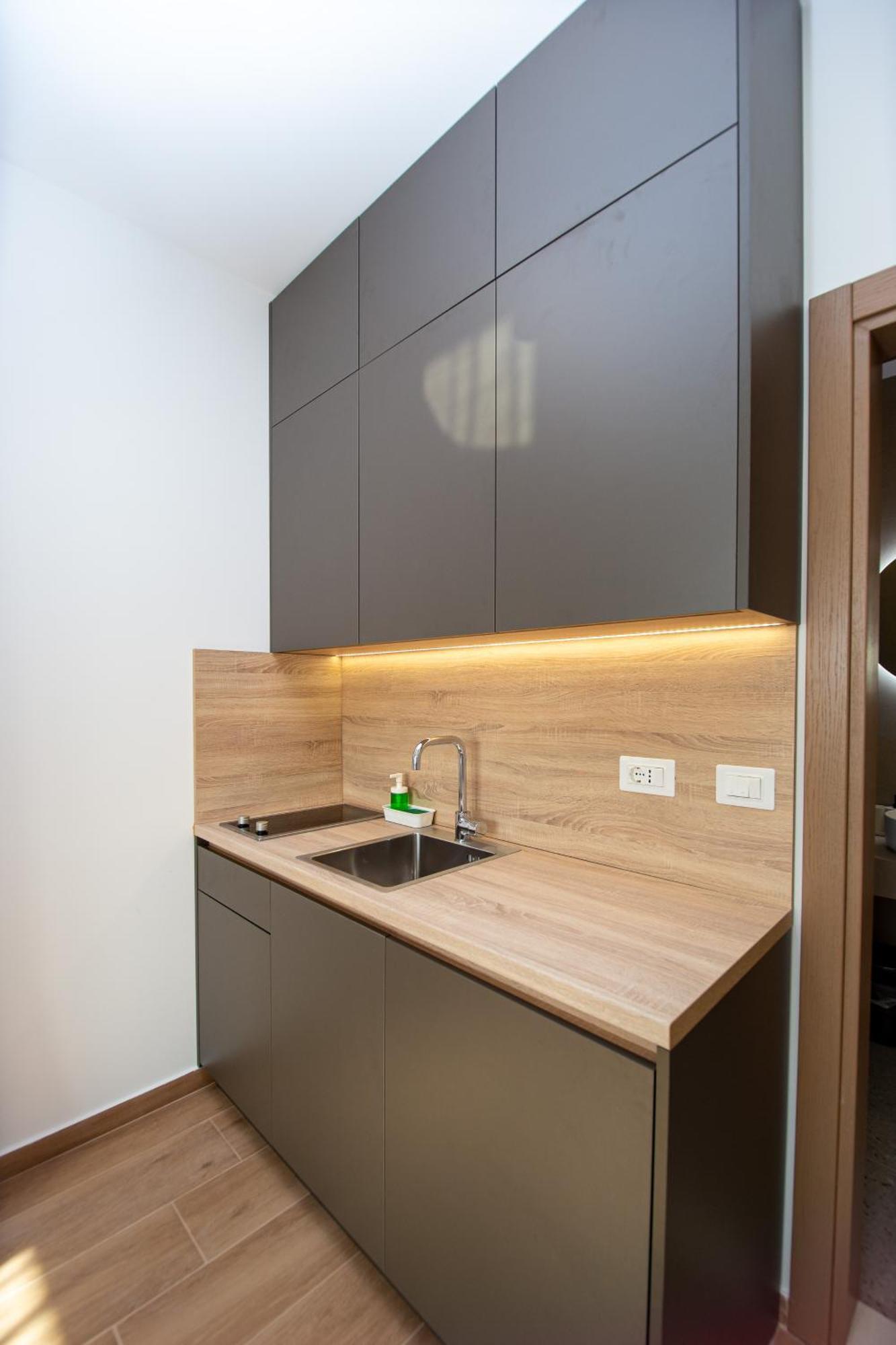 Apartments Sirena - Modern Stay With Free Parking Будва Екстер'єр фото