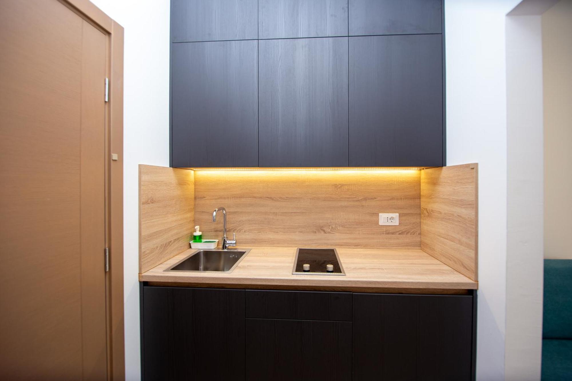 Apartments Sirena - Modern Stay With Free Parking Будва Екстер'єр фото